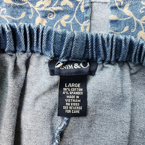 Denim&Co A line denim skirt with floral print size Large - Picture 2 of 9